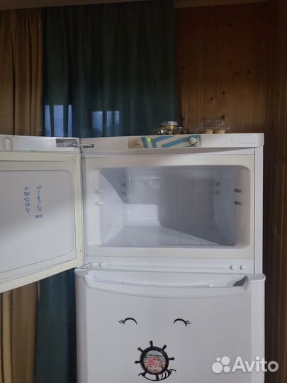 Холодильник бу indesit