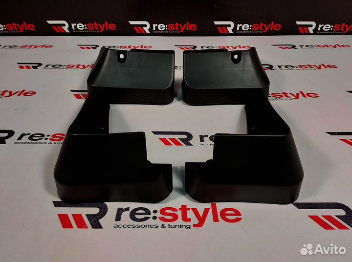 Брызговики Subaru Forester черные