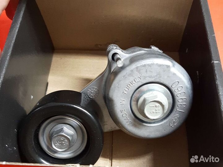 Натяжной ролик всп.агрегатов