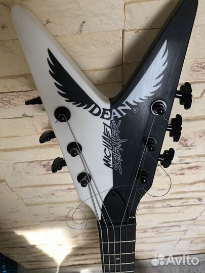 Электрогитара Dean flying V