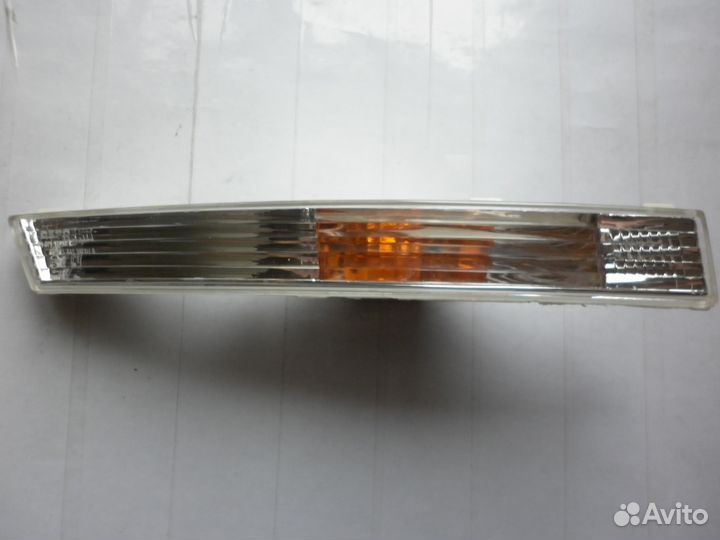 Указатель поворота белый прав.на Volkswagen Passat