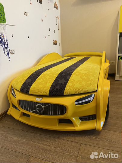 Детская кровать машинка