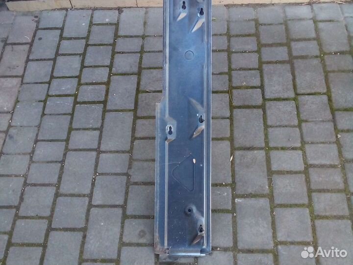 Накладка сдвижной двери правая на т5