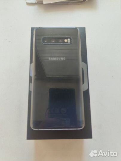 Samsung Galaxy S10, 8/128 ГБ