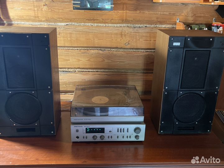 Виниловый проигрыватель