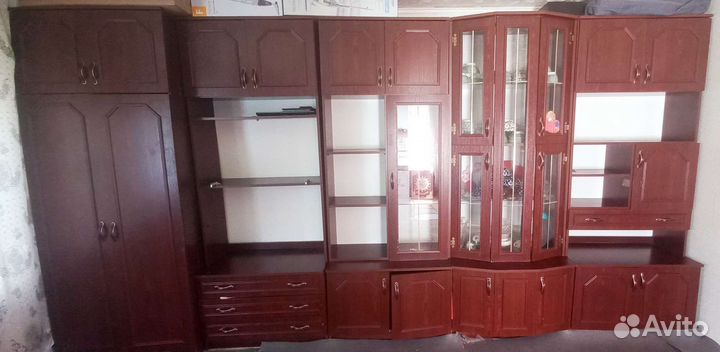 Стенка в гостиную