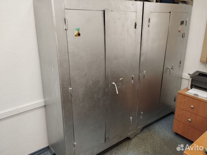 Сейф металлический большой