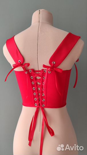 Красный корсет ручной работы