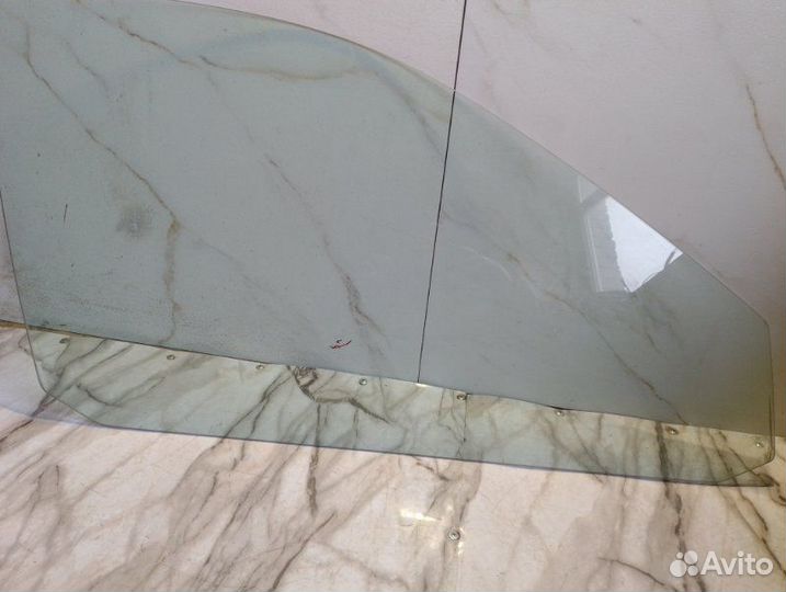 Стекло двери передней правой Audi A4 B5 AEB 1999