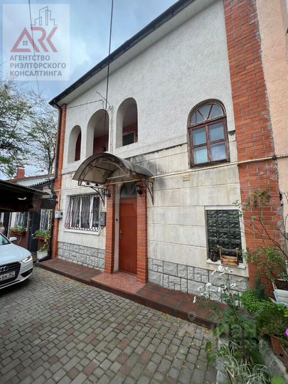 4-к. квартира, 111 м², 1/2 эт.