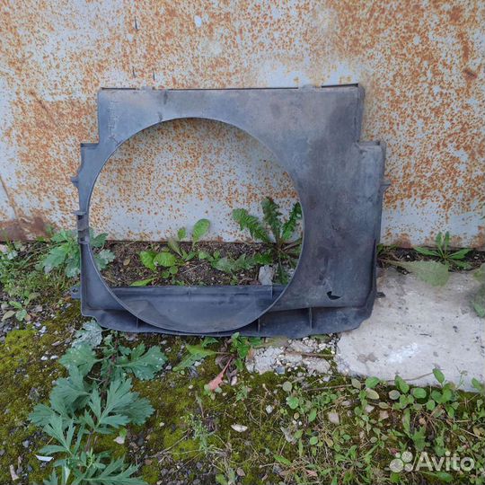 BMW Диффузор кожух вентилятора