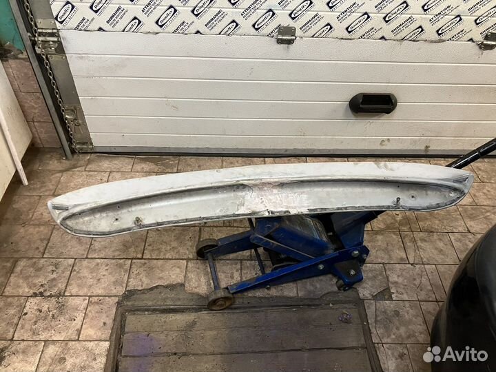 Спойлер на крышку багажника