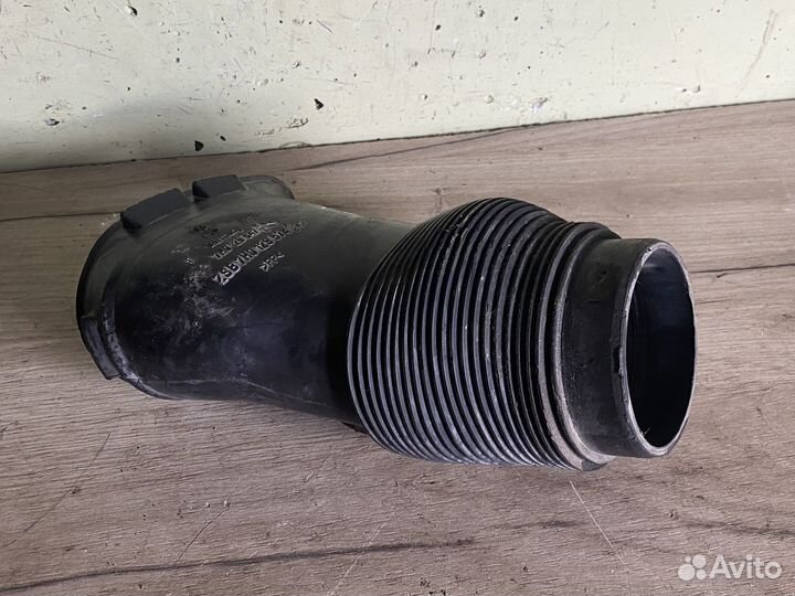 Патрубок воздушный volkswagen multivan caravelle t