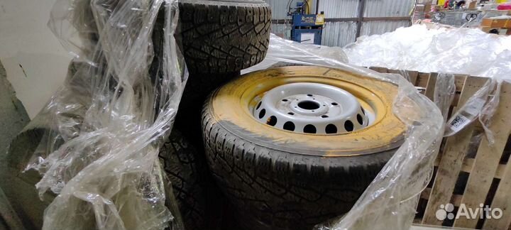 R15 Nokian Tyres Hakkapeliitta C3 215/65, PCD 0x98 DIA 10