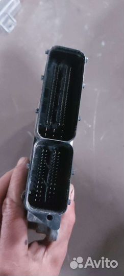 Блок управления двигателем на Volkswagen Passat B6