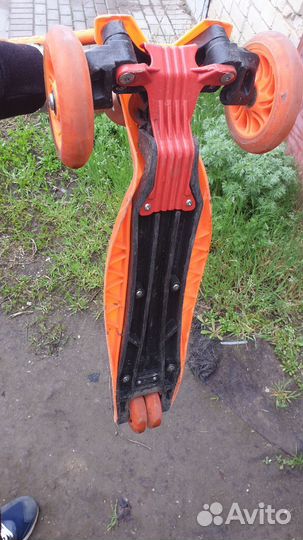 Самокат со светящимися колесами