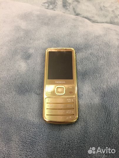 Nokia 6700 classic Gold Edition