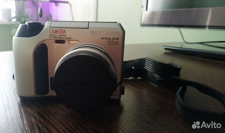 Компактный фотоаппарат olympus c-700 ultra zoom