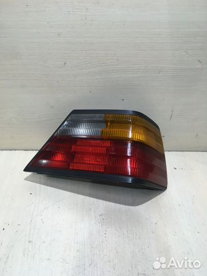 Фонарь задний правый Mercedes W124