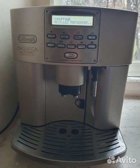 Кофемашина delonghi magnifica