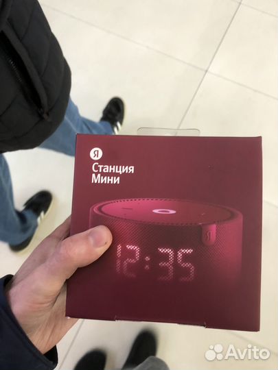 Умная колонка Яндекс Новая Станция Мини (с часами)