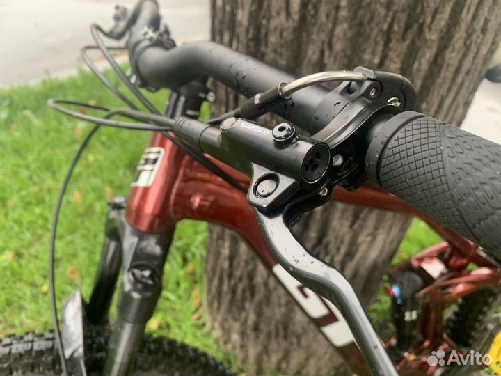 Велосипед GT Sensor