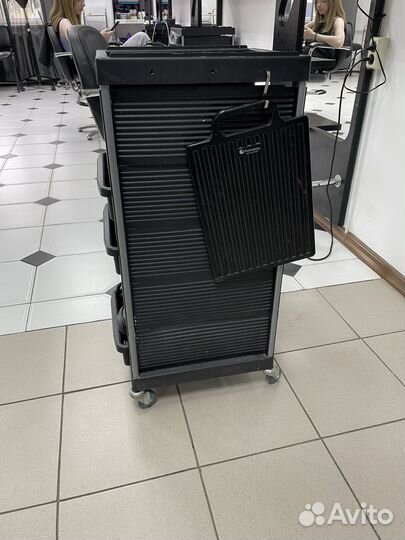 Тумбочка для парикмахера