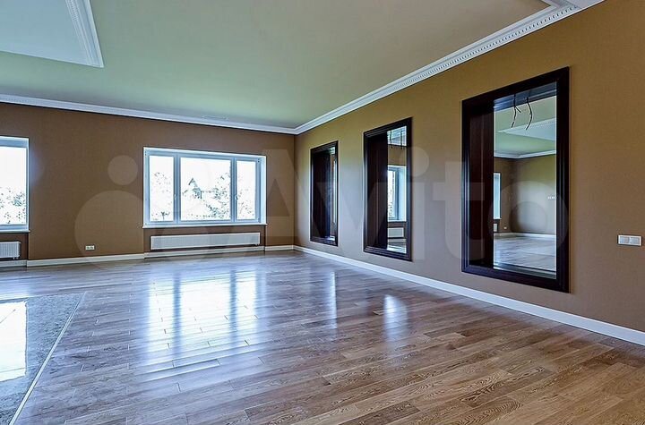 Дом 577 м² на участке 16 сот.