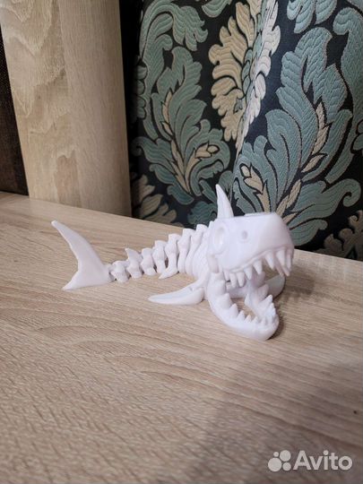 Игрушка акула