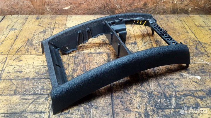 Накладка центральной консоли задняя Skoda Superb