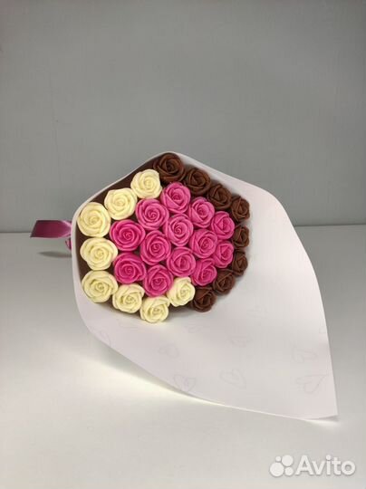Букет - 29 Роз из Белого и Молочного Шоколада