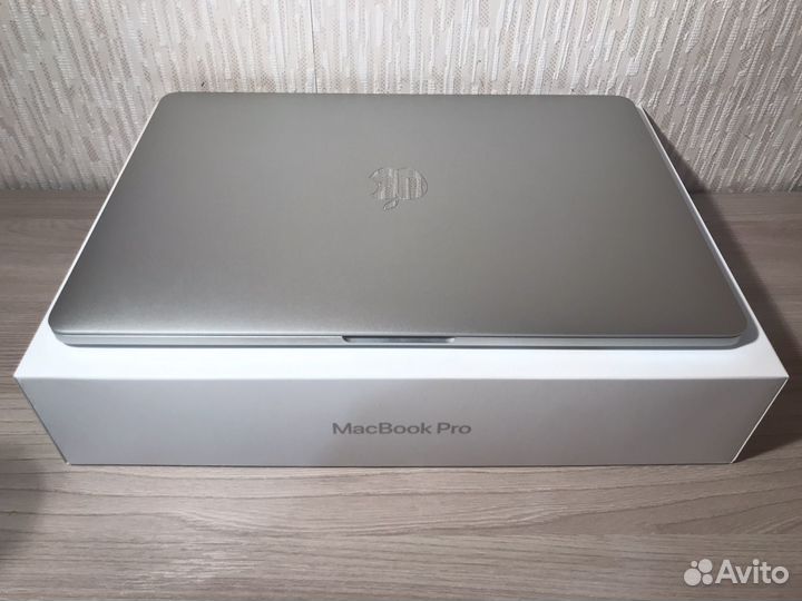 Macbook pro 13 2019 touch bar