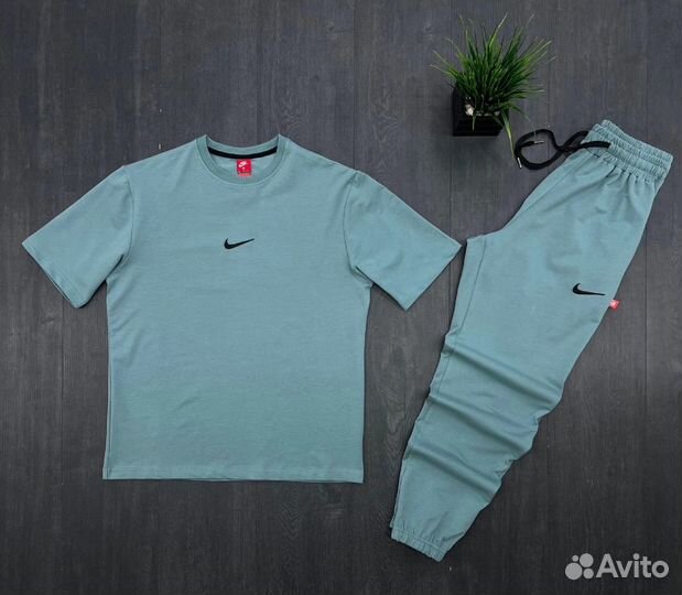 Костюм весенний Nike