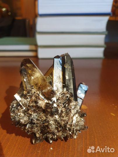 Кристалл чёрный