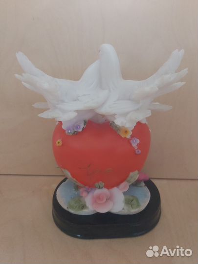 Парные голуби. Статуэтка