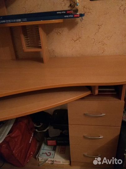 Компьютерный стол с тумбой