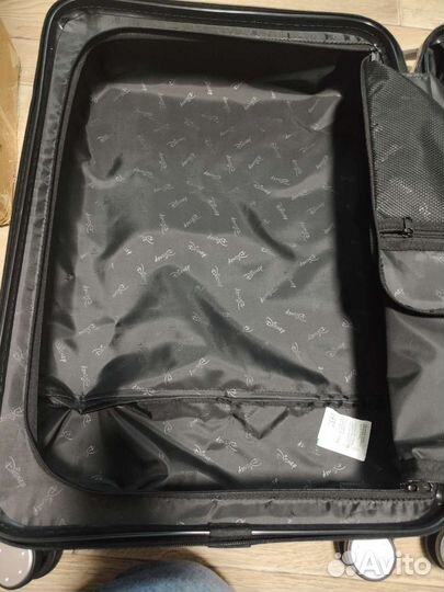 Чемодан размера М