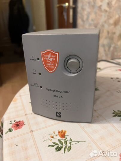 Стабилизатор напряжения defender 600va
