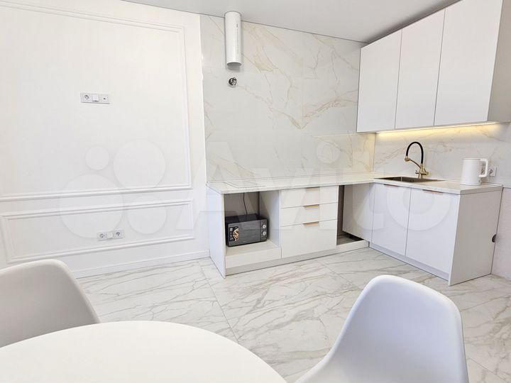 2-к. квартира, 64,4 м², 1/15 эт.