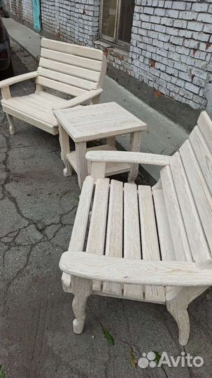 Мебель из массива натурального дерева