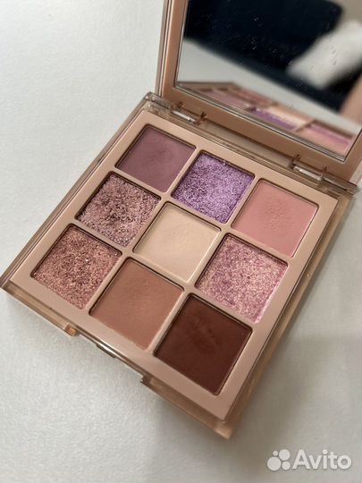 Палетка теней Huda beauty