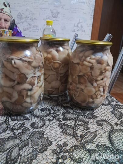 Грибы маринованные