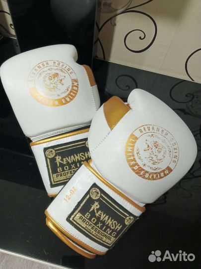Боксерские перчатки