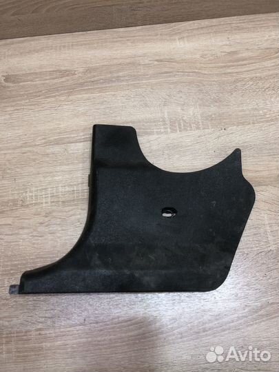 Накладка порога передняя левая Мерседес W202