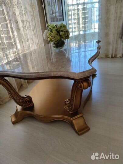 Журнальный стол