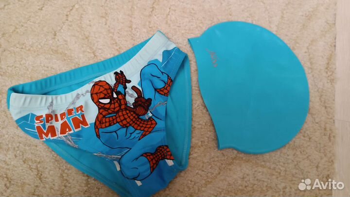 Трусики и шапочка для плавания