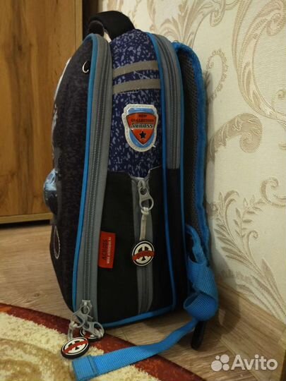 Школьный рюкзак across