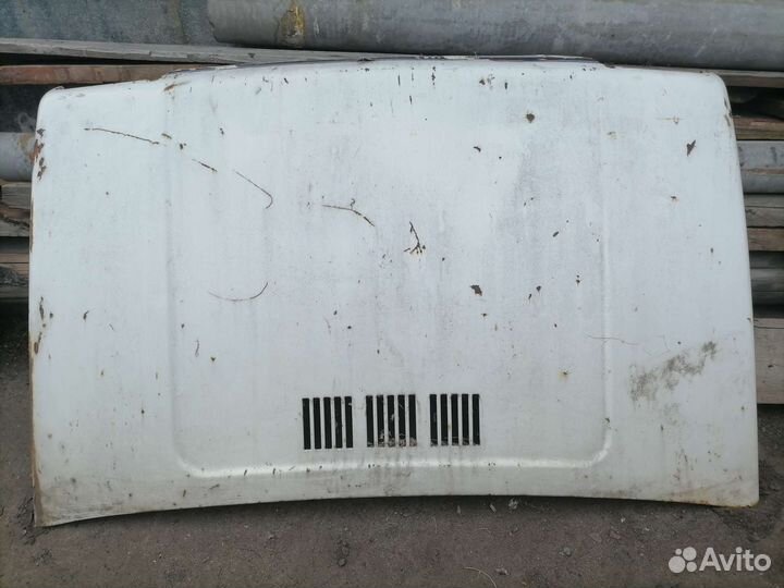 Капот на ниву