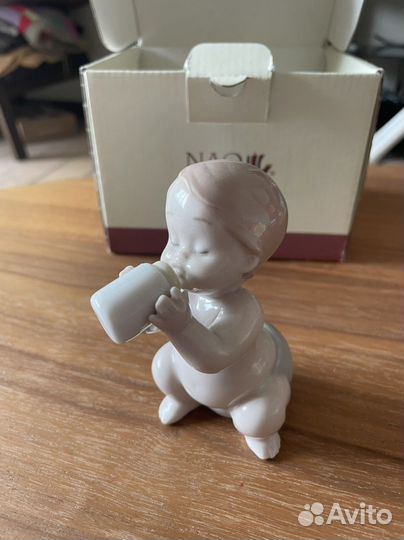 Статуэтка Nao