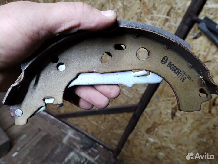 Тормозные колодки задние